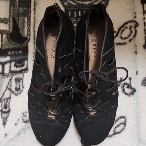 Torrid size 10.5 lace eyelet wedge worn 1 time